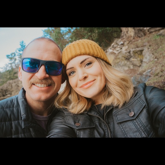 Meet your Posher, Shanell - Picture 1 of 1